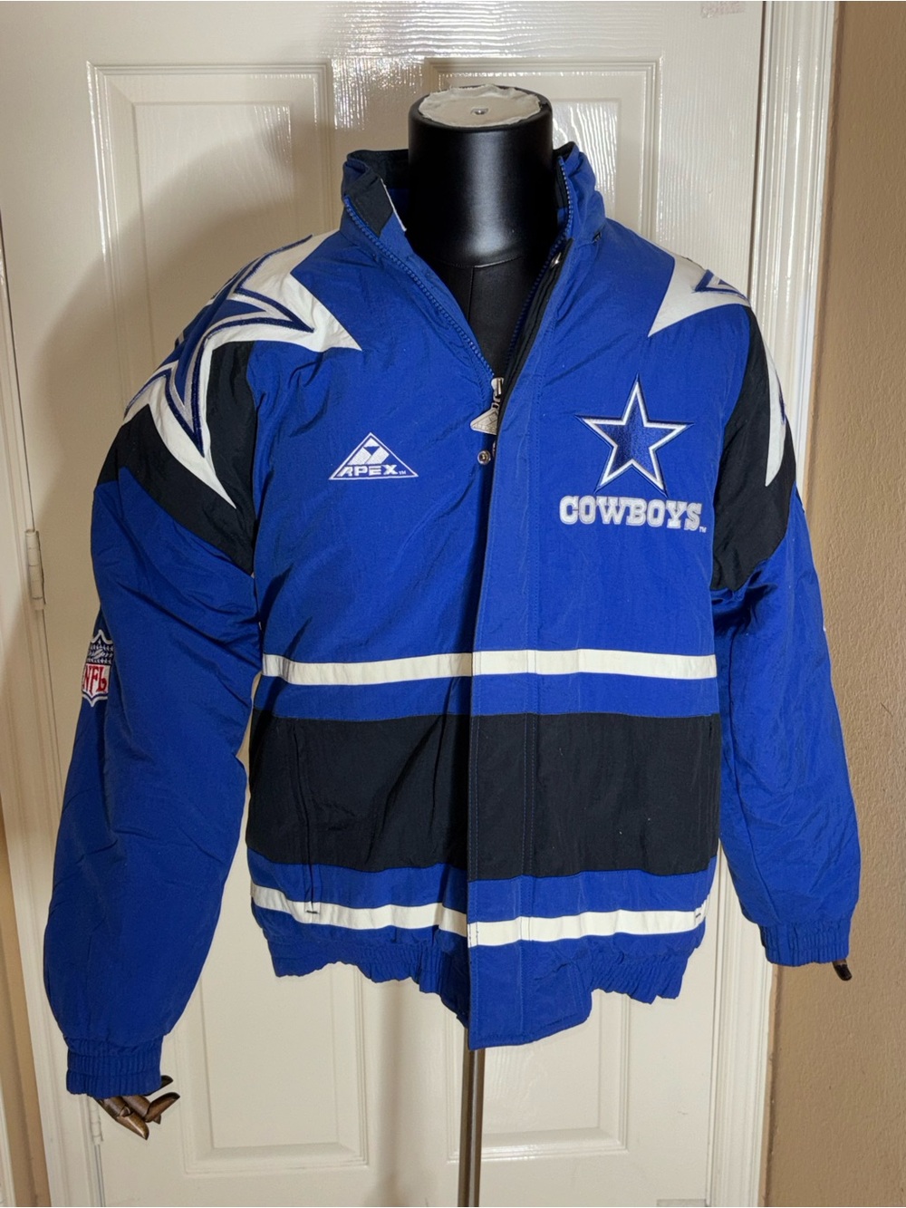 Vintage 90s NFL Dallas Cowboys Pro Line by Apex One Jacket Size Medium
